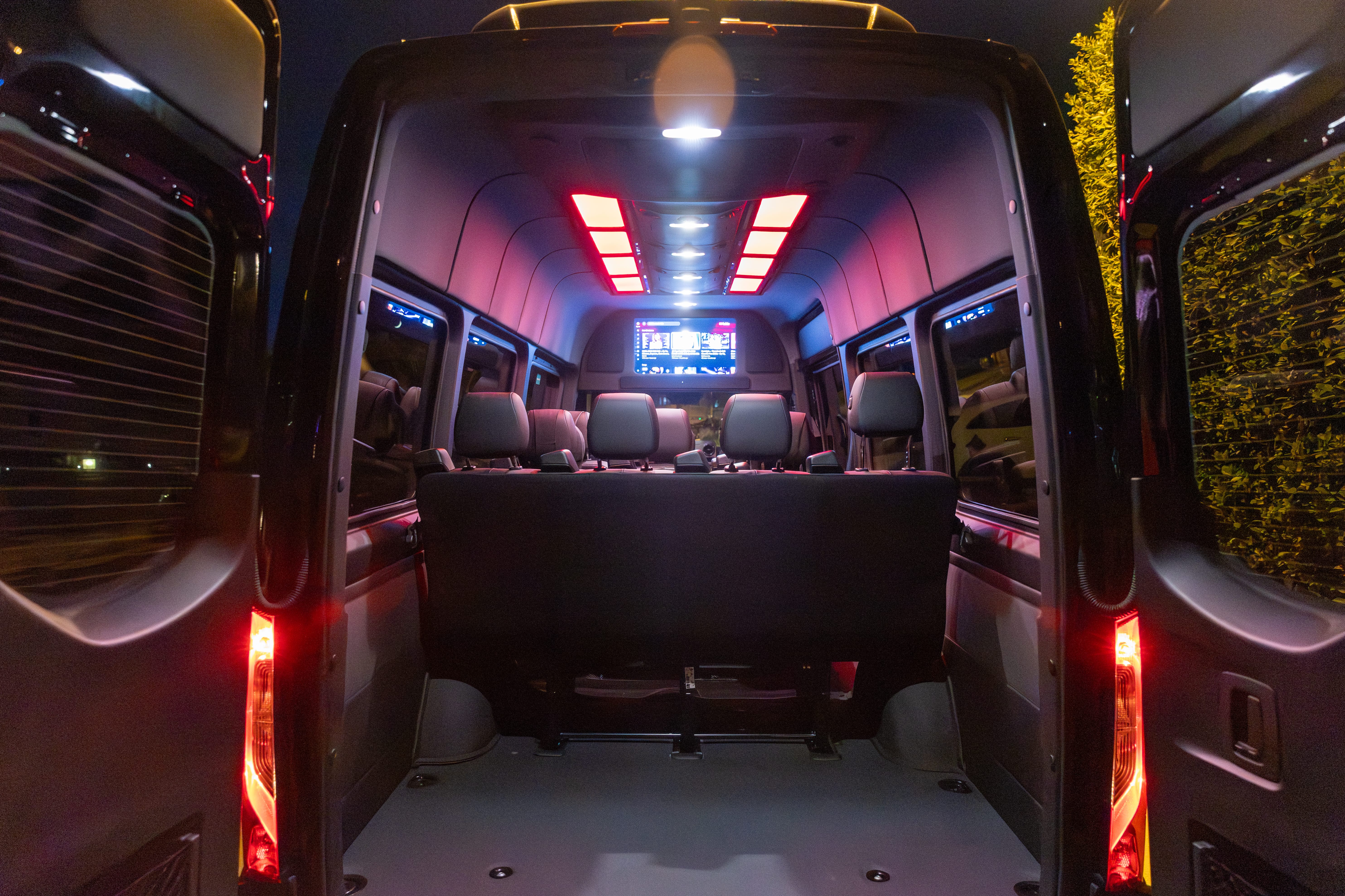 MERCEDEZ-BENZ SPRINTER 2500 15 PASSENGER Image 96